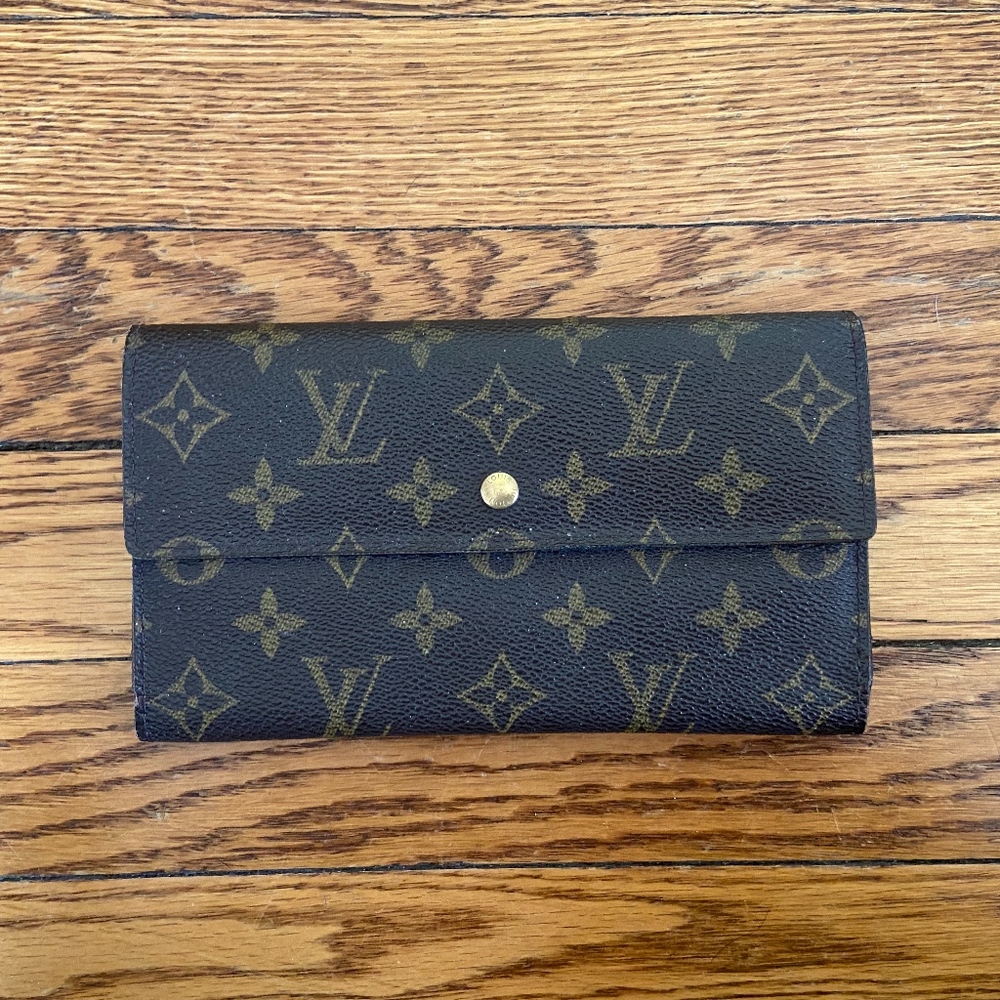 Louis Vuitton Monogram International Wallet